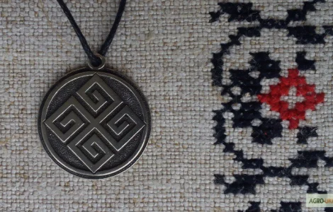 Славянский оберег "Душевная свастика"