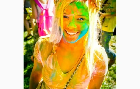 Фарба Холі (Гулал)