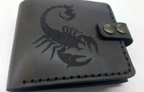 Шкіряний гаманець з гравіюванням