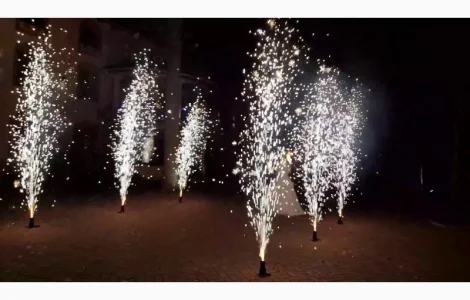 Холодный Фонтан сценический Silver высота выстрела 2м время горения 30с