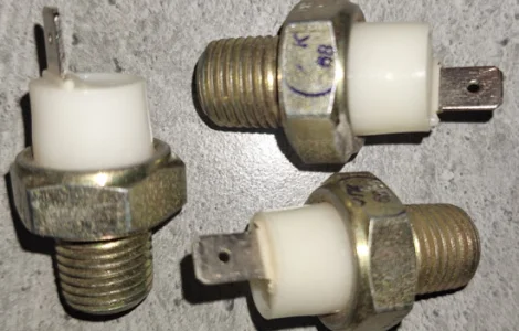 Датчик аварійного тиску масла ММ111Б