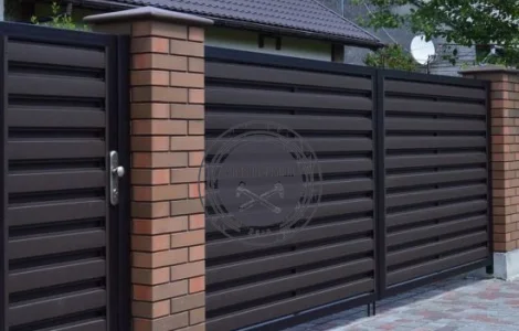 Заборы и ворота -жалюзи из металлических ламелей