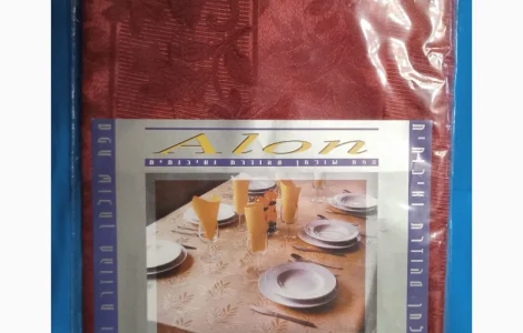 Скатерть бордовая с узором Alon