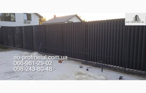 Евроштакетник RAL 7024 матовый