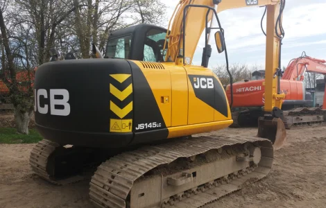 Гусеничный экскаватор JCB JS145LC 2011 года