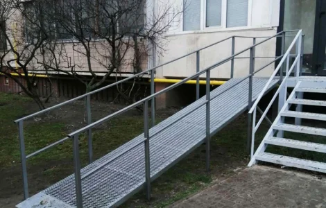 Виготовлення пандусів Київ. Будь-які розміри та конструкціїї. Встановлення пандусів Київ