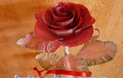 Кованые розы необычный подарок для девушки на новый год 8 марта Коана роза троянда