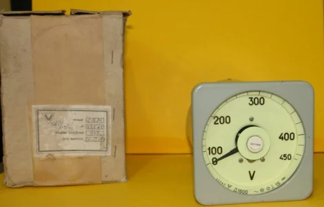 Вольтметр Д1600