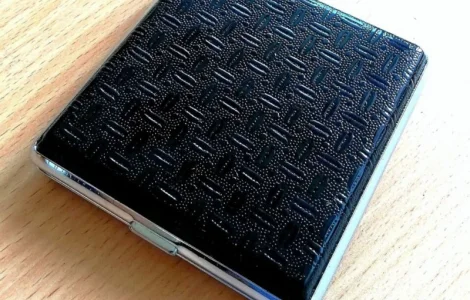 Портсигар для сигарет