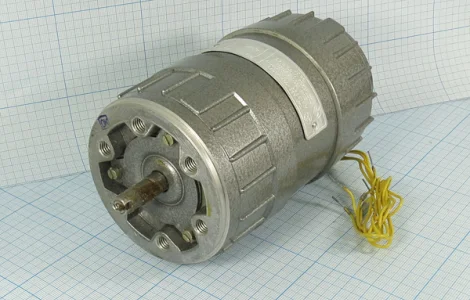 Двигатель АВ-052-2МУ3