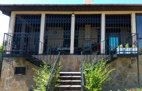 Раздвижные решетки Prof для веранды