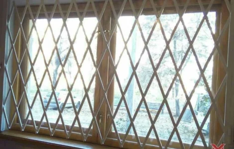 Решетки раздвижные Prof типа ромб на окна и двери