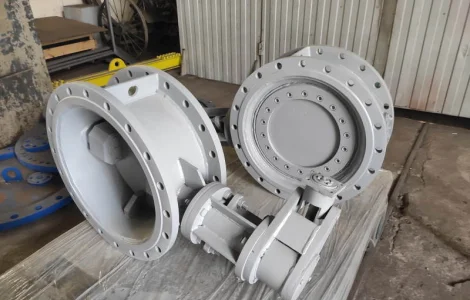 Затвор с тройным эксцентриситетом 32с930нжДу 300 Ру 25