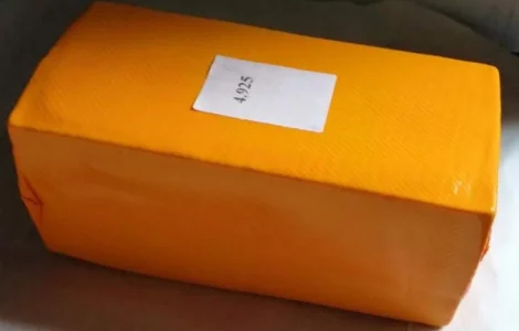 Сирний продукт"Український", 50% жиру в сухій речовині, круг, брус