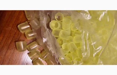 Пропонуються мисочки для виведення маток