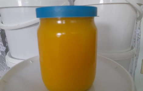 Мед з власної пасіки