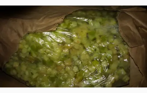 Яблуко кубик заморожене