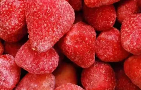 Пропонується заморожена полуниця, шокова заморозка