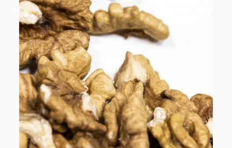 Купуємо очищений горіх