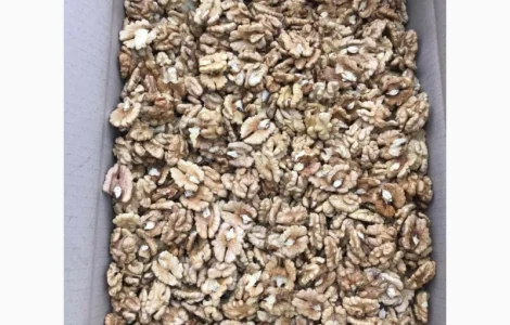 Чищений грецький горіх