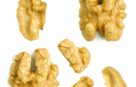 Закупкам круглый год ядро грецкого ореха. Бабочку, микс, четверть