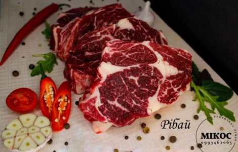 Півтуші та четвертини яловичі – заморожені та охолоджені