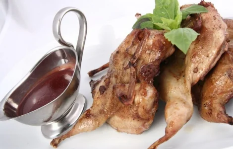 М'ясо перепела холодного копчення від домашньої ферми