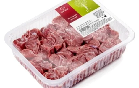 Автоматизована лінія фасовки продуктів в полімерну тару з запайкою та укупоркою