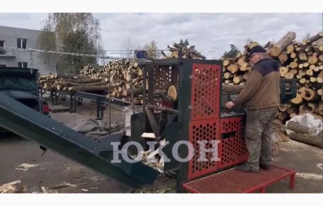 Пилоколун - комплекс для заготовки дров с подающей эстакадой бревен