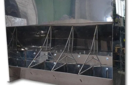 Новинка! Бункерная кормушка для свиней (нержавейка) на 4 секции