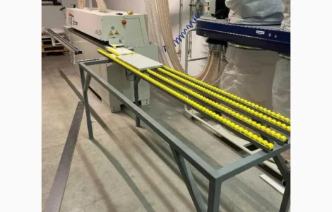 Роликова рейка для деревообробних станків