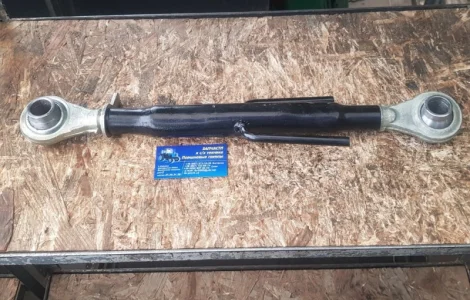 Тяга центральная (винт) навески трактора Т-25 (А25.56.052)