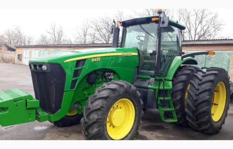 Капот для трактора Джон Дир JOHN DEERE 8130, 8230, 8330, 8430, 8530 (или ремонт капота)