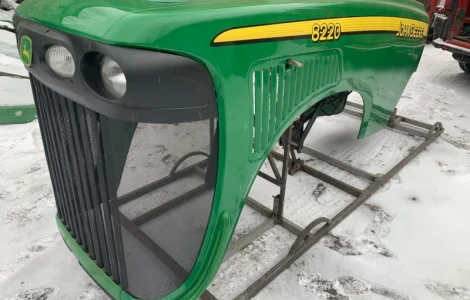 Капот для трактора Джон Дир JOHN DEERE 8120, 8220, 8320, 8420, 8520 (или ремонт капота)