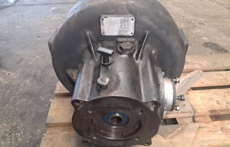 Редуктор кутовий КПП в зборі Manitou 224053