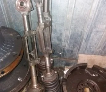 Тяга верхняя Т-150 (винт центр.) 150.56.029 Новый