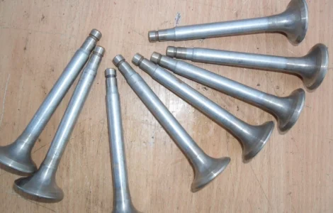 Продам новый заводской комплект клапанов на газ 53, 66
