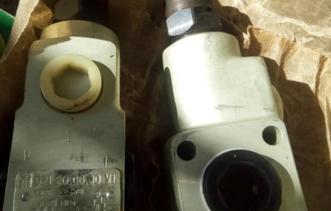 Клапан 521.20.06.00 АУ1 (У462.815.1) предохранительный. Новый