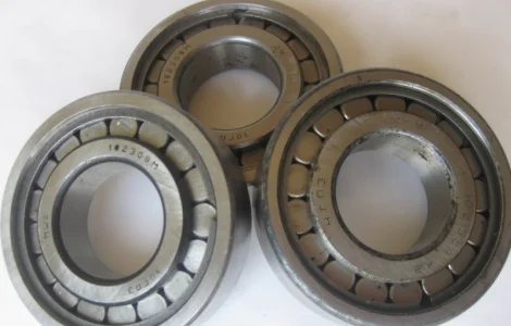 Подшипники, сальники к с/х технике