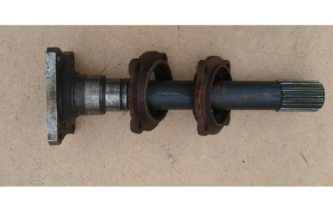 Вал среднего моста 133-2502200 задний автомобиля ЗИЛ-133ГЯ