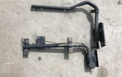 41272556 Кронштейн крыла переднего колеса Iveco Stralis