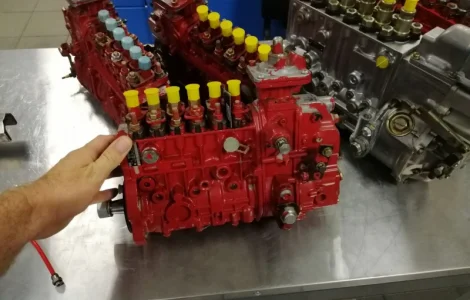 Паливний насос високого тиску ТНВД Case Cummins топливный насос высокого давления BOSCH