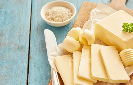 Закупает постоянно маргарин и спреды в ассортименте