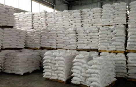 Сіль харчова та технічна у продажу