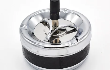 Пепельница, что крутится, самоочищающаяся, средняя, кожаная 6-1155