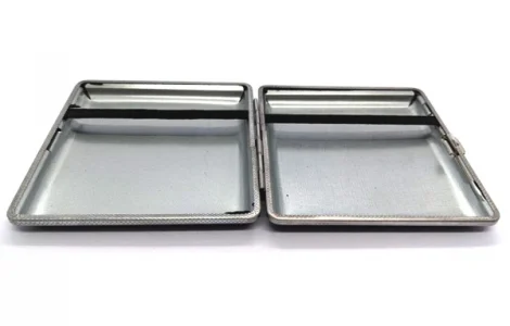 Портсигар для сигарет