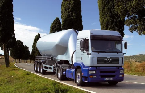 Транспортні послуги з перевезення комбікорму