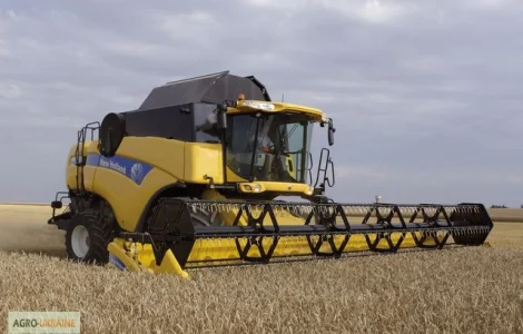 Уборка урожая комбайнами в Кропивницком