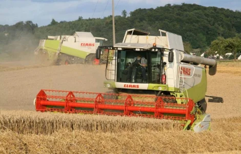 Услуги по уборке урожая комбайнами по Украине