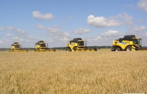 Уборка урожая комбайнами по Харьковской области